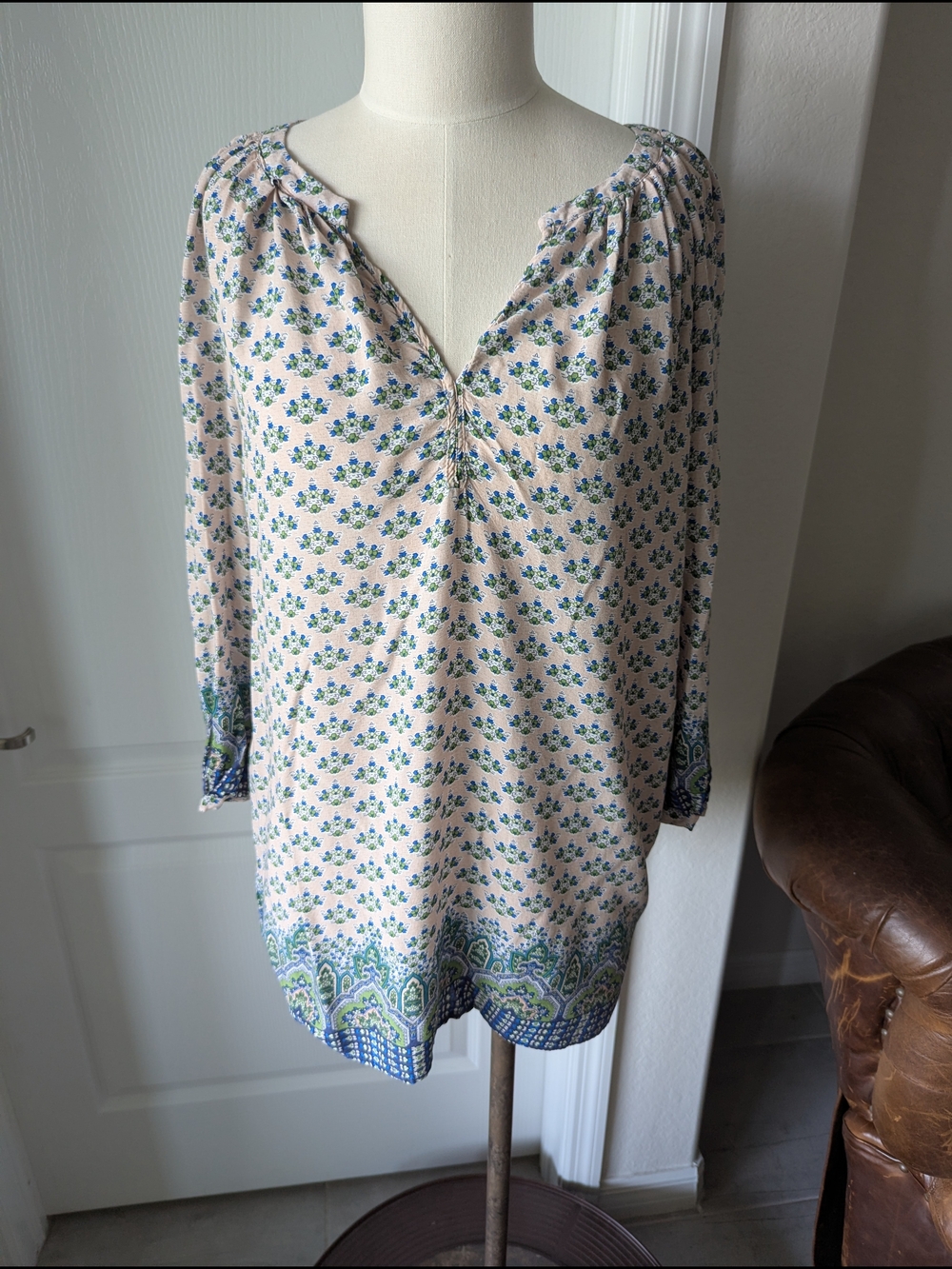 Artisan Ny Cream Floral Peasant Blouse with Blue & Green Border